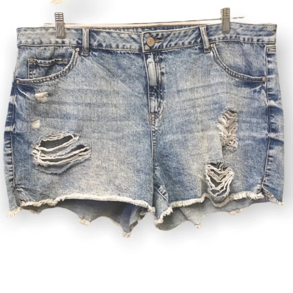 Refuge High Rise Sz 18 Distressed Denim Shorts Cutoff Plus Size Charlotte Russe